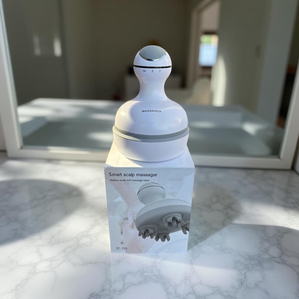 Eyeology Advanced Scalp Massager - Silver and White